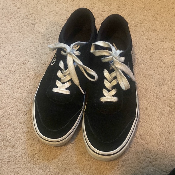 Vans with velvet texture - Picture 2 of 4